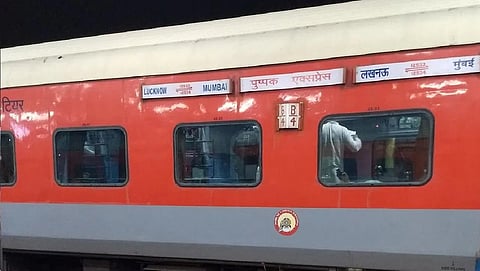 Jalgaon rail accident: 8 passengers jump out fearing fire, run over by another train