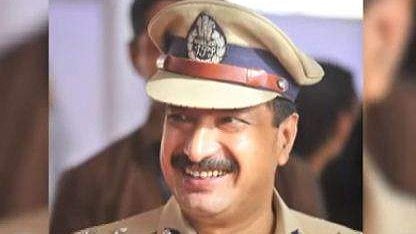 പൊതുവഴി തടസ്സപ്പെടുത്തി ഘോഷയാത്രകളും ഉത്സവച്ചടങ്ങുകളും അനുവദിക്കരുത്; ജില്ലാ പൊലീസ് മേധാവിമാര്‍ക്ക് ഡിജിപിയുടെ നിര്‍ദേശം