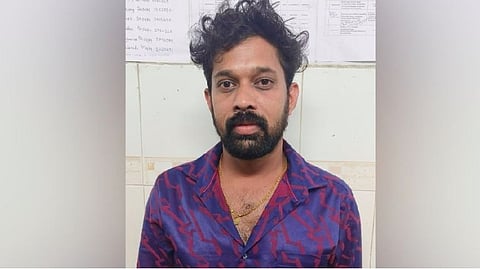 രുചിത് മോന്‍
