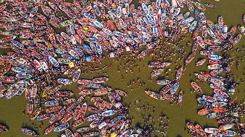 കുംഭമേളയ്ക്ക് ഭക്തർ എത്തിയ ബോട്ടുകൾ, ആകാശദൃശ്യം 