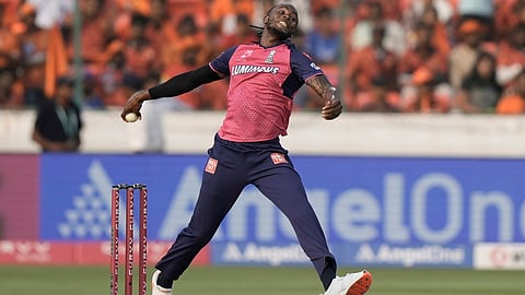 IPL 2025- 4 ഓവര്‍, വഴങ്ങിയത് 76 റണ്‍സ്! 'ധാരാളി' ആര്‍ച്ചര്‍, നാണക്കേടിന്റെ റെക്കോര്‍ഡും