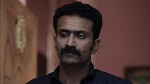 Why did Shine Tom Chacko escape by jumping out of the window?