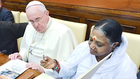 Amritanandamayi pays tribute to Pope Francis