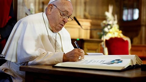 Pope Francis simplifies funeral services shortens farewell ceremonies