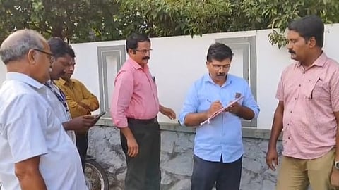 Police arrest MVD officials who took bribe