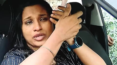 Corporation building officer arrested in the middle of the road for demanding Rs 50,000 bribe