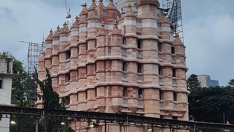സിദ്ധിവിനായക ക്ഷേത്രത്തില്‍ തേങ്ങ ഉടയ്ക്കുന്നതിന് വിലക്ക്, മാലയ്ക്കും നിയന്ത്രണം
