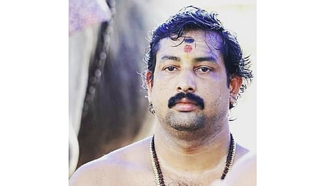 Renowned Elathalam artist Keenur Manikandan dies in a accident