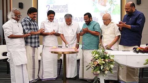 Pinarayi Vijayan cuts the cake