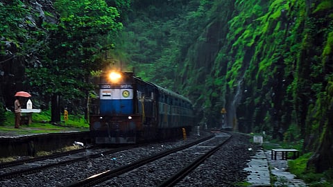 യാത്രക്കാരുടെ ശ്രദ്ധയ്ക്ക്; മണ്‍സൂണ്‍ സമയമാറ്റം ഇന്നുമുതല്‍
