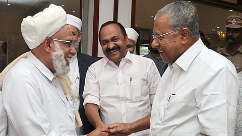 'ഇസ്ലാമിന്റെ പുരോഗമന ആശയങ്ങള്‍ ലോകത്തിന് പരിചയപ്പെടുത്തിയത് സമസ്ത'; 'കോണ്‍ഫ്‌ളൂവന്‍സ്' പ്രകാശനം ചെയ്ത് മുഖ്യമന്ത്രി