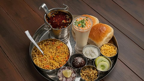 served mishal pav in a plate