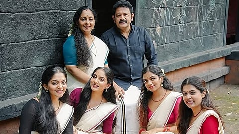 'ഭാര്യയും മക്കളും വിചാരിച്ചതിലും ബുദ്ധിമതികളാണ്, അച്ഛനെന്ന നിലയിൽ വിജയമാണെന്ന് തോന്നിയ നിമിഷം': കൃഷ്ണകുമാർ