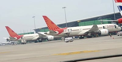എയര്‍ ഇന്ത്യയില്‍ നടപടി, ഡിവിഷണല്‍ വൈസ് പ്രസിഡന്റ് ഉള്‍പ്പെടെയുള്ളവരെ നീക്കും