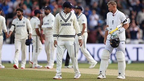 Joe Root interacts with captain Gill