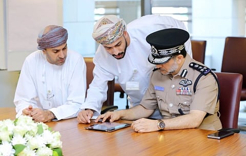 oman police and officers