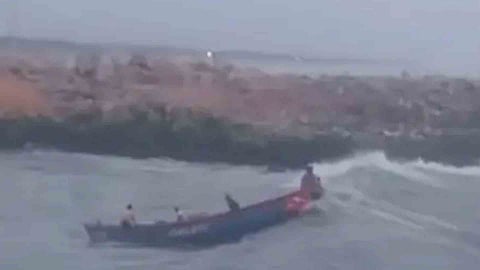 Two people died after boat capsized