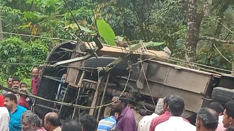 Tourists injured after mini bus overturns in Idukki