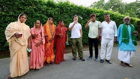 Rahul Gandhi has tea with 'dead' voters from Bihar