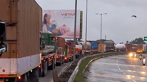 major traffic jam on the Thrissur-Ernakulam National Highway