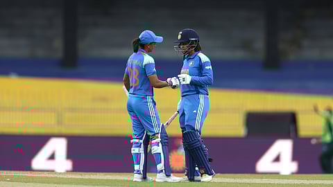 Harmanpreet and Harleen while batting