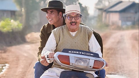 Akshay Kumar, Govardhan Asrani
