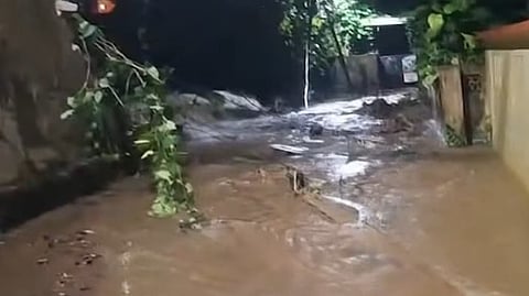 water tank collapsed in Thammanam  kochi  