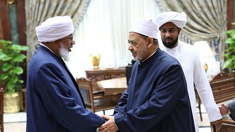 Abdurrahman Saqafi meets with Sheikh Al-Azhar in Egypt, gives his name