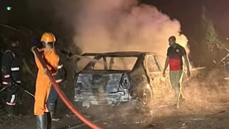 Car carrying Sabarimala pilgrims catches fire