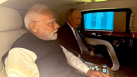 narendra modi and Vladimir Putin travelling together in  Aurus Senat limousine