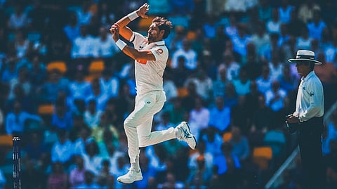 mitchell starc bowling