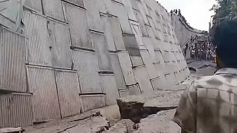 The National Highway collapsed in Kollam while under construction