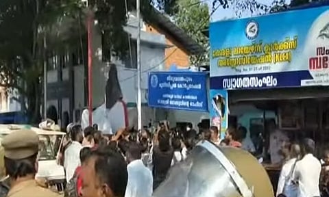 local body election phase 1 CPM-BJP clash in Vanchiyoor Thiruvananthapuram