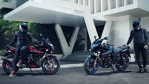 2025 Bajaj Pulsar 220F