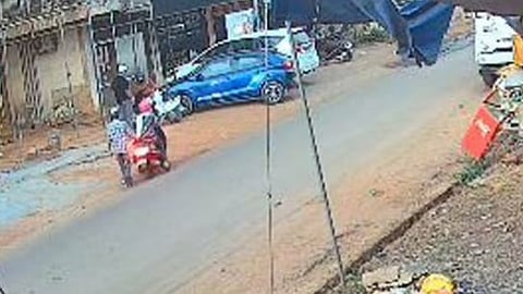 in kasargod police officer transferred for filing false case