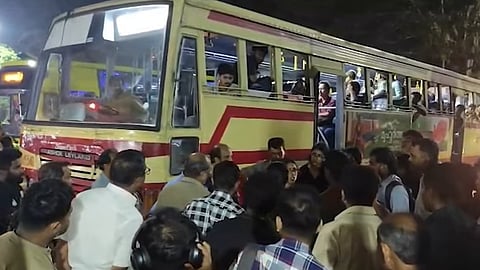 ksrtc super fast bus refuses dropped female students 