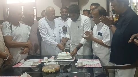 Annamalai meets Mark Thazhath; cuts Christmas cake and wishes