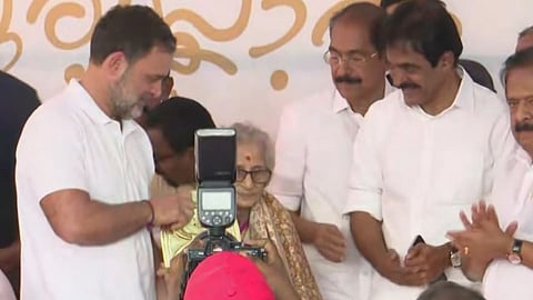 Rahul Gandhi presented the Priyadarshini Award to M. Leelavathi 