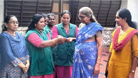 Haritha Karma Sena members returned a gold ring to its owner