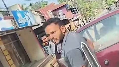 Police jeep blocked  case being registered against nine CPM and DYFI activists.