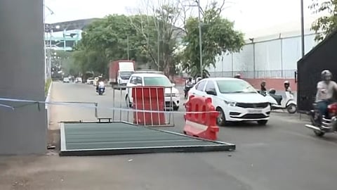 kaloor international stadium gate collapse