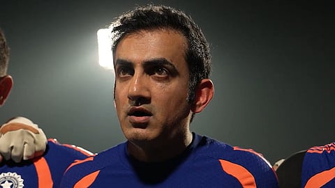 Gautam Gambhir with team india players