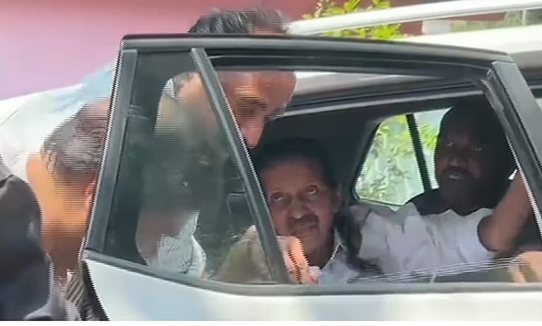 തിരഞ്ഞെടുപ്പ് പ്രസംഗത്തിനിടെ പന്ന്യന്‍ രവീന്ദ്രന്‍ കുഴഞ്ഞുവീണു