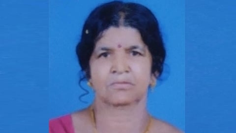 Housewife crushed to death after slipping while getting off a bus