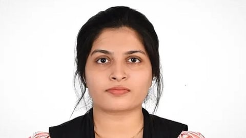 Woman dies tragically after getting hit by lorry after asking for a lift on bike