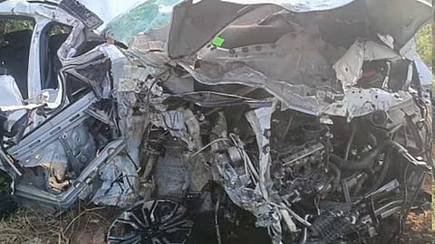 Two Kannur natives  died in a collision, The accident occurred near Gundlupet, Karnataka