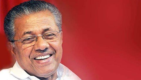 'ജനകീയനാണ് നമ്മുടെ കേരള മുഖ്യന്‍!'; കമ്യൂണിസ്റ്റ് മുഖ്യമന്ത്രിമാരില്‍ നിന്ന് തികച്ചും വ്യത്യസ്തനെന്ന് വി മുരളീധരന്‍