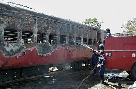 ഗോധ്ര ട്രെയിന്‍ തീവയ്പ്പ്: 11 പേരുടെ വധശിക്ഷ ജീവപര്യന്തമായി കുറച്ചു