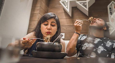 ഈ കൊതിയൂറുന്ന ചിത്രങ്ങള്‍ ഭക്ഷണത്തെക്കുറിച്ചുള്ളതല്ല; പ്രീ വെഡിങ് ഷൂട്ടാണെന്ന് പറഞ്ഞാല്‍ വിശ്വസിക്കുമോ???...