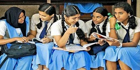 ചോദ്യച്ചോര്‍ച്ച അറിഞ്ഞിട്ടും പരീക്ഷ നടത്തി,  സിബിഎസ്ഇക്കു ഗുരുതര വീഴ്ച പറ്റിയെന്ന് റിപ്പോര്‍ട്ട്